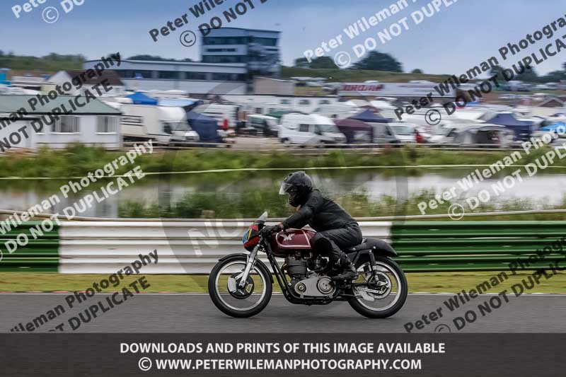 Vintage motorcycle club;eventdigitalimages;mallory park;mallory park trackday photographs;no limits trackdays;peter wileman photography;trackday digital images;trackday photos;vmcc festival 1000 bikes photographs
